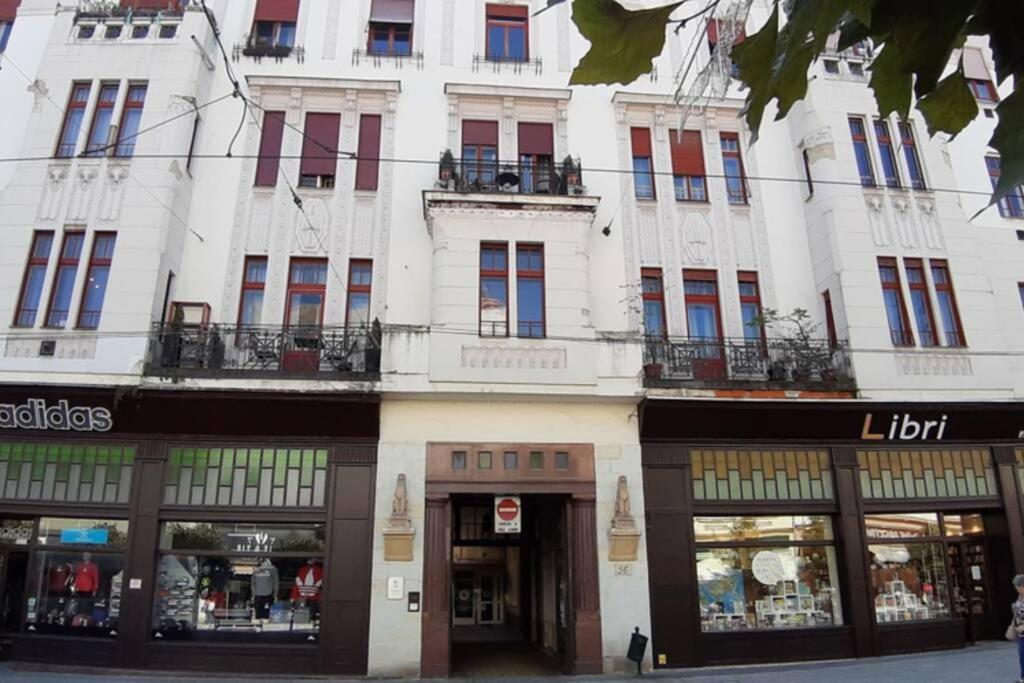 Little Cozy Apartman Miskolc Bagian luar foto