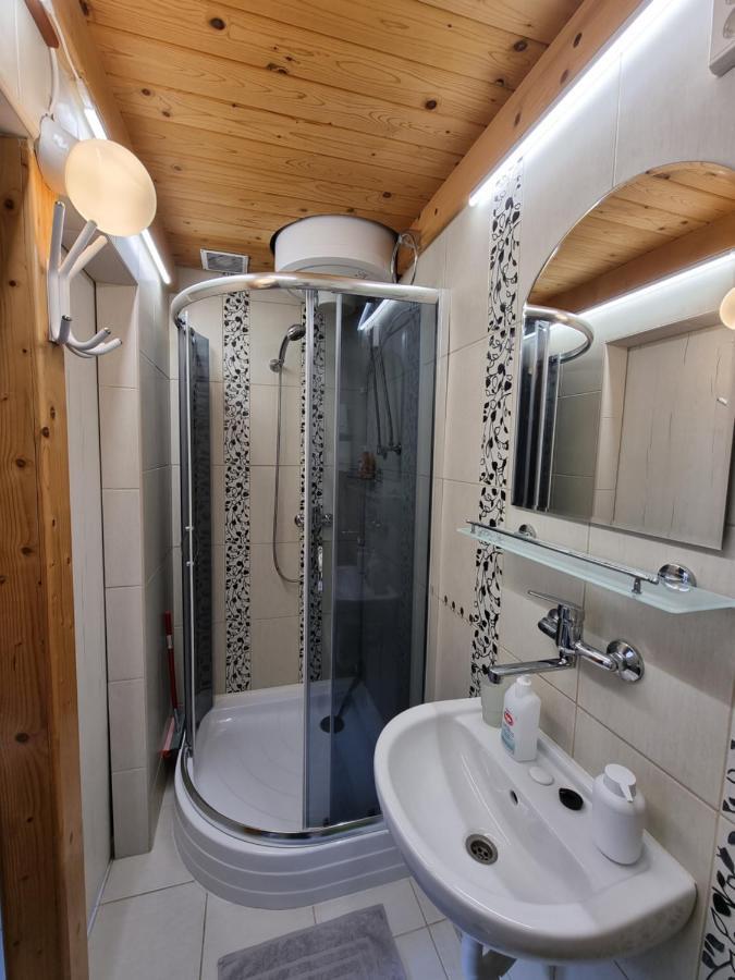 Little Cozy Apartman Miskolc Bagian luar foto