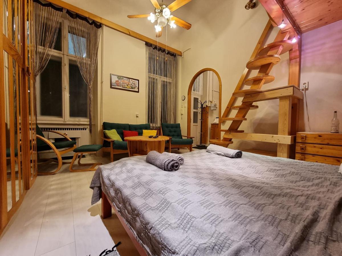 Little Cozy Apartman Miskolc Bagian luar foto